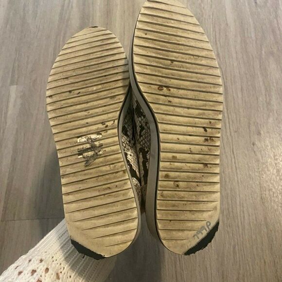 Shellys London Womens Ivory Animal Print Lace Up Athletic Sneaker Shoes Size 6.5 - Picture 5 of 7